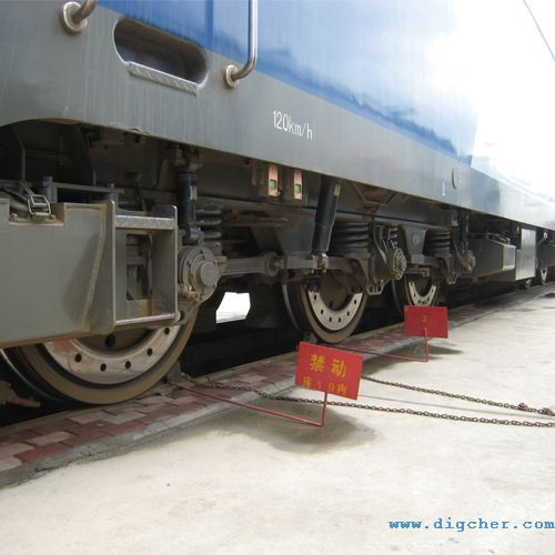 大功率牽引(yǐn)機車底盤清潔(jié)係統 02(e).jpg