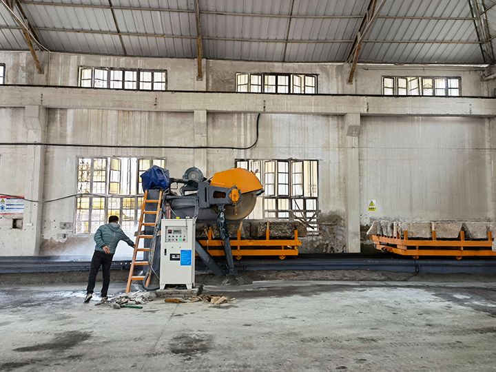 路沿石雙台車分片機（jī）